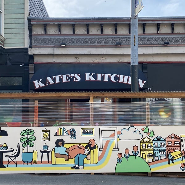 Foto tomada en Kate&#39;s Kitchen  por Andrew D. el 4/4/2021
