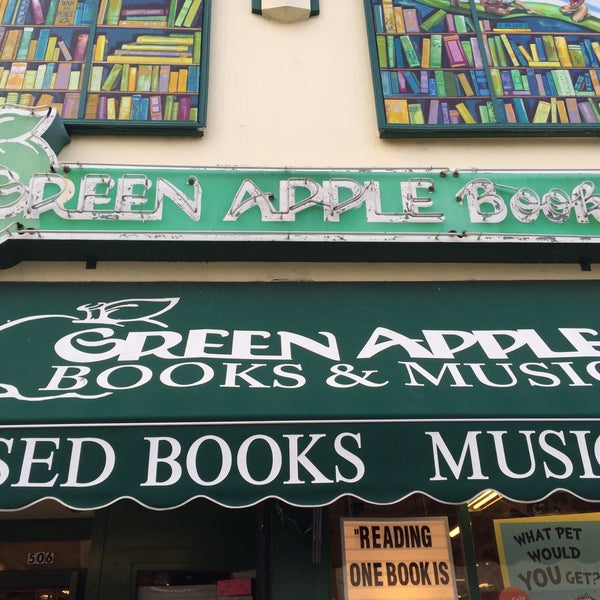 Foto diambil di Green Apple Books oleh Andrew D. pada 2/7/2019