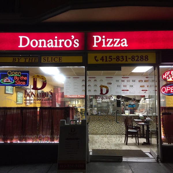 Снимок сделан в Donairo&#39;s Pizza пользователем Andrew D. 3/17/2019