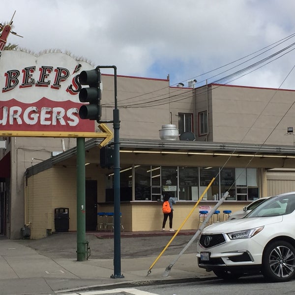 Photo taken at Beep&#39;s Burgers by Andrew D. on 5/5/2019