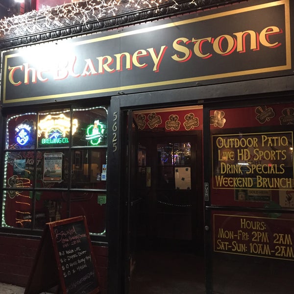 รูปภาพถ่ายที่ Blarney Stone Bar &amp; Restaurant โดย Andrew D. เมื่อ 3/11/2019