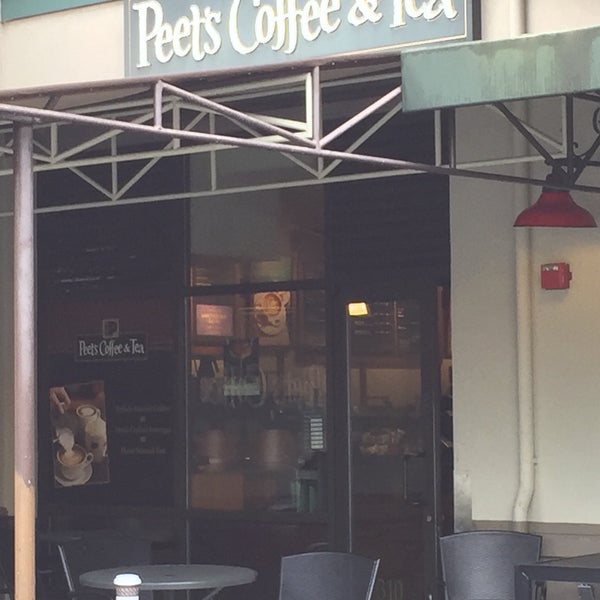 Photo taken at Peet&#39;s Coffee &amp; Tea by Andrew D. on 3/27/2019