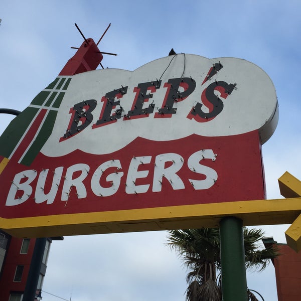 Foto tomada en Beep&#39;s Burgers  por Andrew D. el 1/24/2019