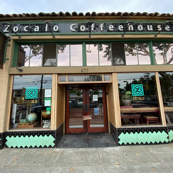 Снимок сделан в Zocalo Coffeehouse пользователем Andrew D. 8/14/2021