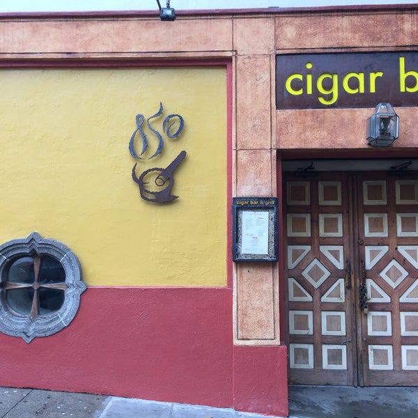 12/2/2019에 Andrew D.님이 Cigar Bar &amp; Grill에서 찍은 사진