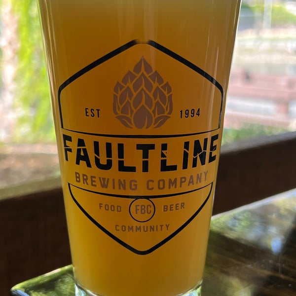 Photo taken at Faultline Brewing Company by Andrew D. on 5/1/2022