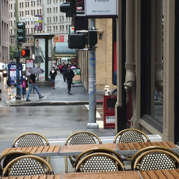 2/2/2019 tarihinde Andrew D.ziyaretçi tarafından Cafe Med'de çekilen fotoğraf