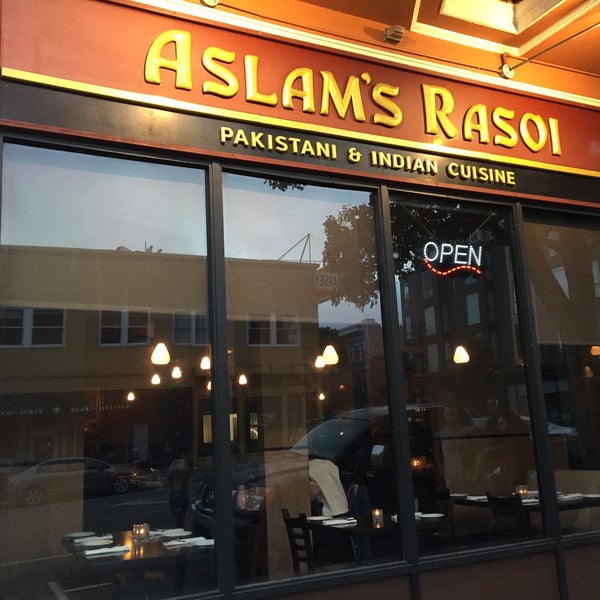 Foto tirada no(a) Aslam&#39;s Rasoi por Andrew D. em 6/3/2019