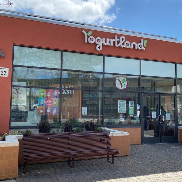 Yogurtland Burlingame (Now Closed) Frozen Yogurt Shop in Burlingame