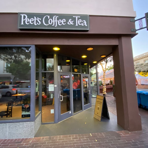 Photo taken at Peet&#39;s Coffee &amp; Tea by Andrew D. on 6/3/2021