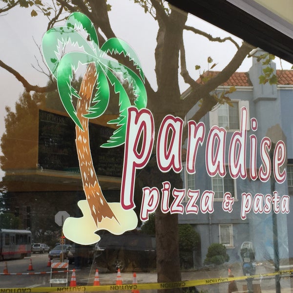 Photo taken at Paradise Pizza &amp; Pasta by Andrew D. on 2/5/2019