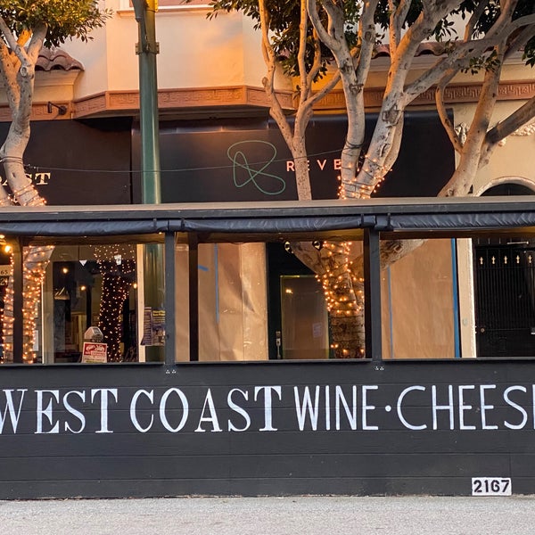 Снимок сделан в West Coast Wine • Cheese пользователем Andrew D. 3/30/2021