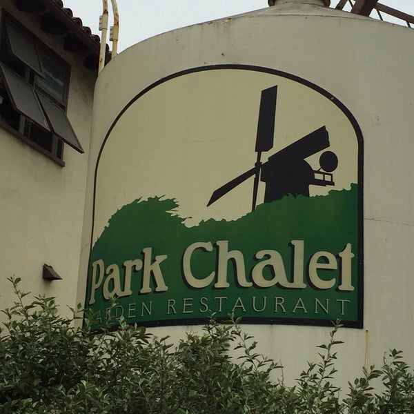 Foto tirada no(a) Park Chalet Garden Restaurant por Andrew D. em 1/19/2019