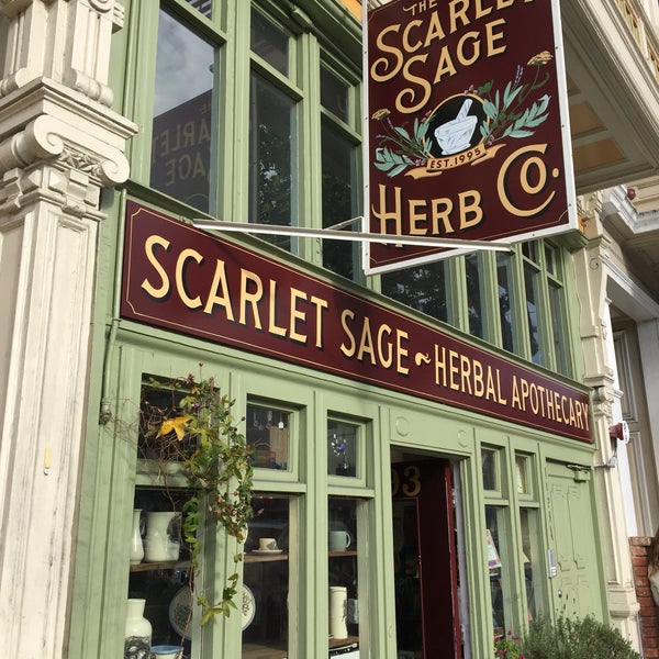 Foto diambil di The Scarlet Sage Herb Co. oleh Andrew D. pada 6/21/2016