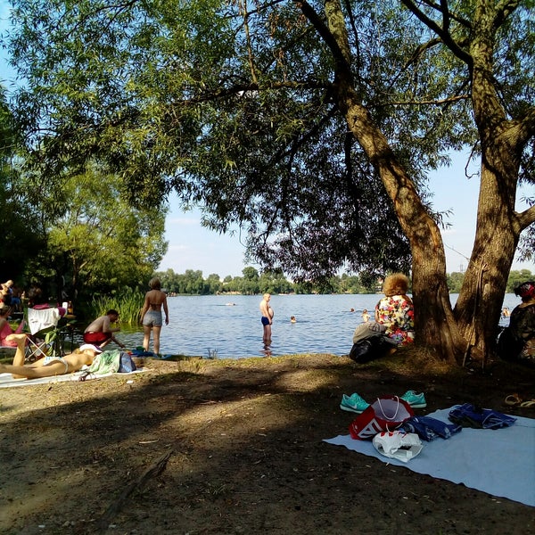 Белое озеро пляж