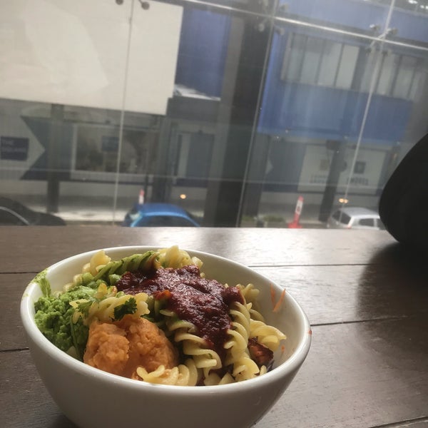 Chicken breast or beef brisket bowl with chimi churri sauce and sambal is a best combo. Sambal brings the heat to the flavors. Currently only tie up with SmartBite app for food delivery. Give it a try