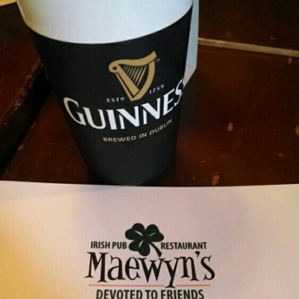 3/15/2014 tarihinde Amanda H.ziyaretçi tarafından Maewyn&#39;s Irish Pub &amp; Restaurant'de çekilen fotoğraf