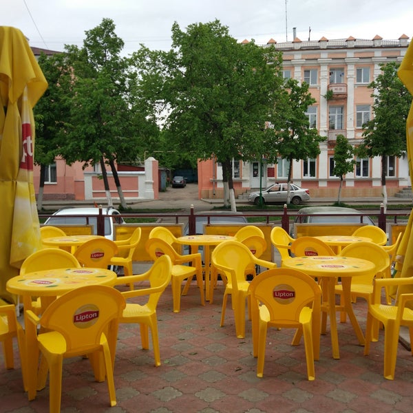 Кафе в ливнах