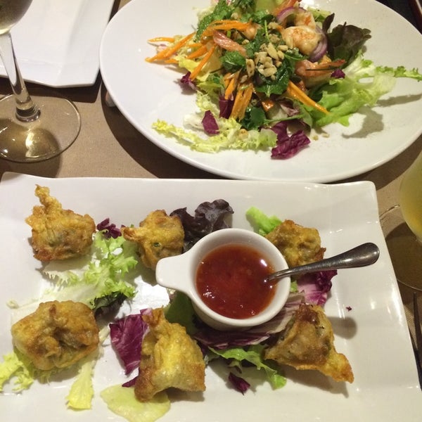 Photo taken at Thailandes Restaurant by Rut on 8/21/2014