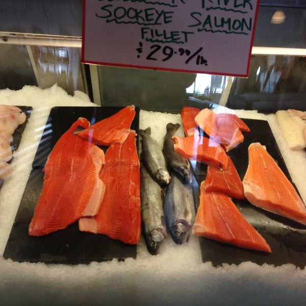 5/19/2013 tarihinde Cheryl C.ziyaretçi tarafından Seattle Fish Company'de çekilen fotoğraf