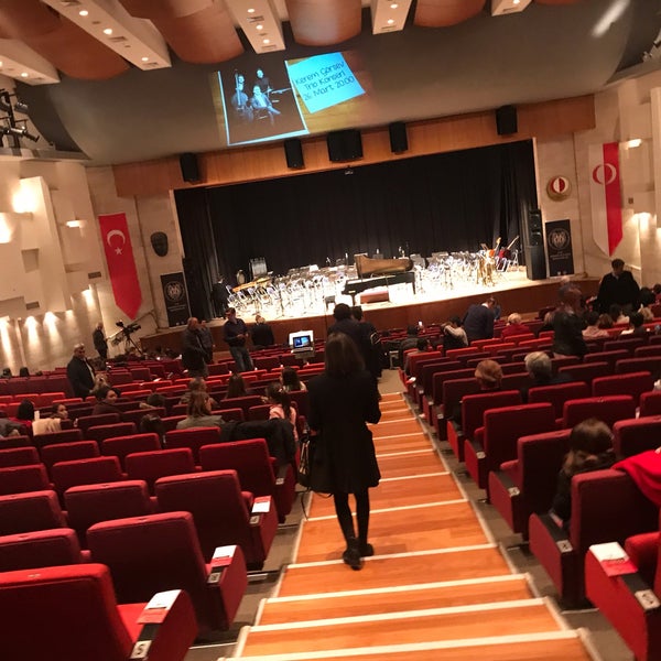 Foto diambil di ODTÜ Kültür ve Kongre Merkezi oleh Noora pada 3/29/2019