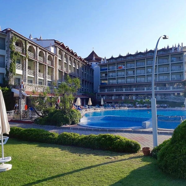 Foto tirada no(a) Martı La Perla Hotel por Seçkin K. em 8/20/2019