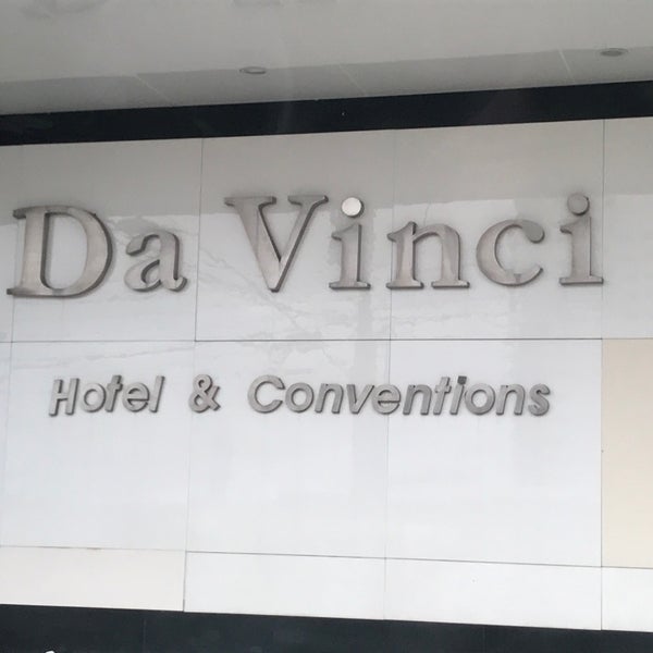 รูปภาพถ่ายที่ Da Vinci Hotel &amp; Conventions โดย Diego D. เมื่อ 4/18/2017