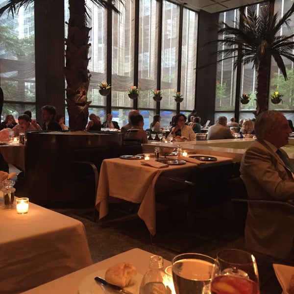 6/24/2016 tarihinde Robin C.ziyaretçi tarafından The Four Seasons Restaurant'de çekilen fotoğraf