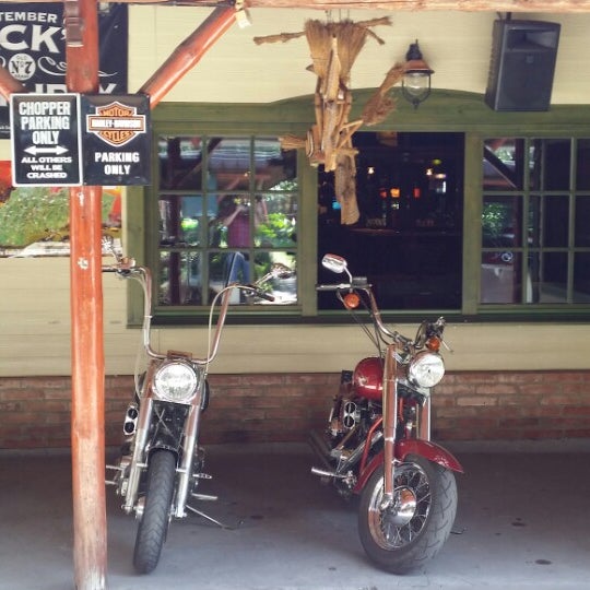 Foto tomada en Harley Saloon  por David S. el 6/8/2014