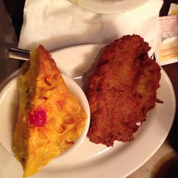 Very good potato latkes (pancakes) and noodle kugel. If you want a kosher deli, this is a great stop