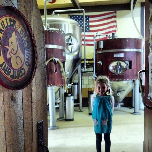 3/15/2014 tarihinde David W.ziyaretçi tarafından Calfkiller Brewing Company'de çekilen fotoğraf