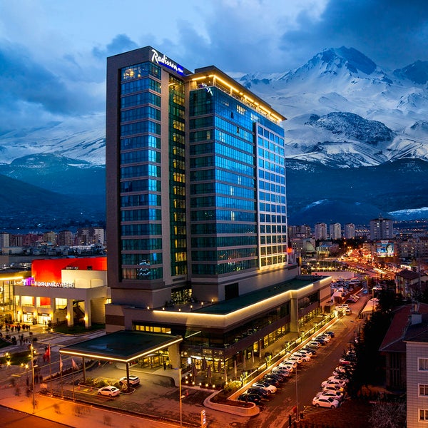 Foto tirada no(a) Radisson Blu Hotel, Kayseri por Radisson Blu Hotel, Kayseri em 4/10/2015