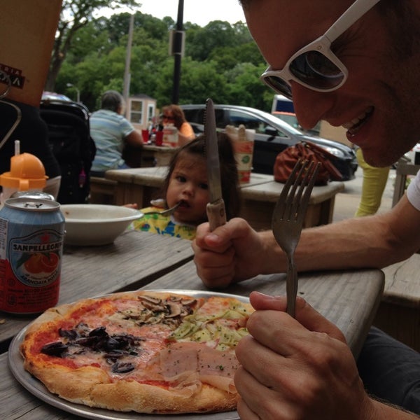 7/23/2013 tarihinde Lai King M.ziyaretçi tarafından Bartolotta&#39;s Pizzeria Piccola'de çekilen fotoğraf