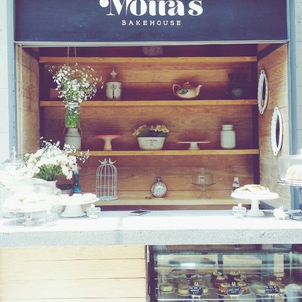 รูปภาพถ่ายที่ Moira&#39;s Bakehouse โดย Ma José L. เมื่อ 8/3/2014