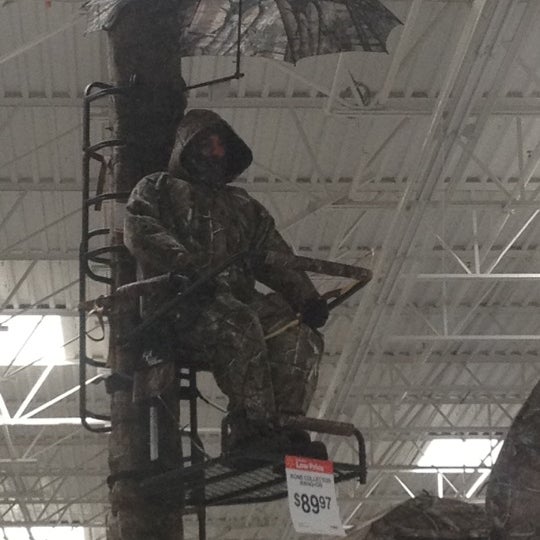 Walmart Supercenter Hipermarket di Salisbury