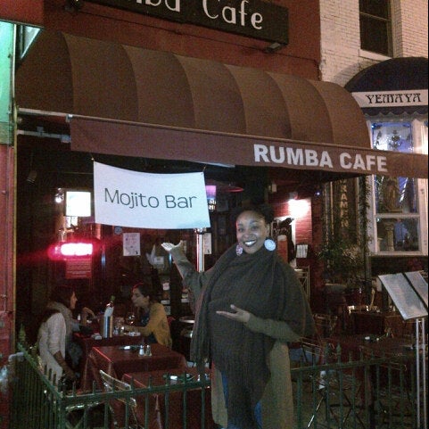 Foto diambil di Rumba Café oleh Gelinda pada 10/26/2013