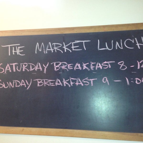 รูปภาพถ่ายที่ The Market Lunch โดย Gelinda เมื่อ 6/22/2013