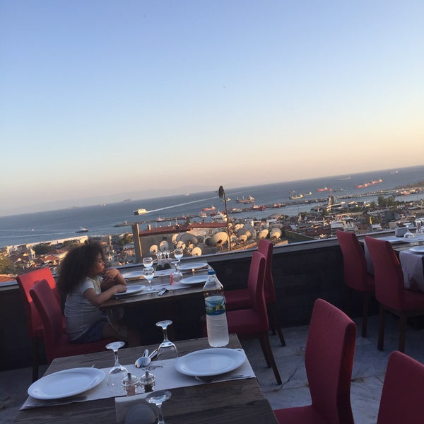 Foto tomada en Köşebaşı Laleli Darkhill Hotel  por Zahra A. el 8/20/2018