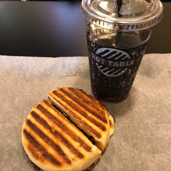 Hot table. Hot table. Hot table. Hot table. Тележка для перевозки мармитов горячего блюда.