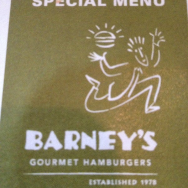Снимок сделан в Barney&#39;s Gourmet Hamburgers пользователем Michael F. 3/2/2013