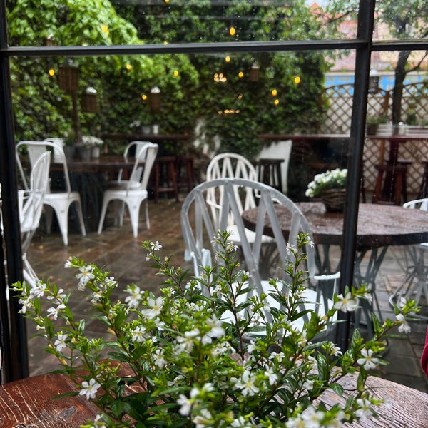5/15/2023 tarihinde Anna A.ziyaretçi tarafından Cathedral Café Lounge &amp; Restaurant'de çekilen fotoğraf