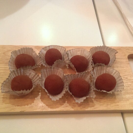 3/28/2014에 Melody Y.님이 Dessert Kitchen 糖潮에서 찍은 사진