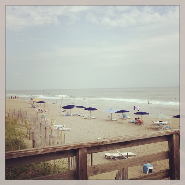 Molly's Beachside Bar & Grill at the DoubleTree by Hilton Pier 2717 W