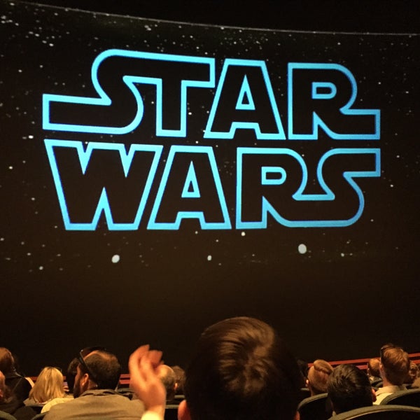 Снимок сделан в Bullock Museum IMAX Theatre пользователем Alexa W. 12/18/2015