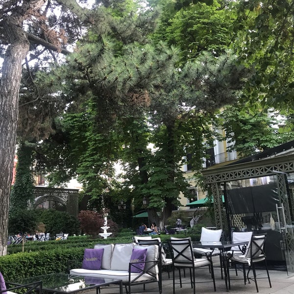 7/8/2019にJackがSabaneev Gourmet Gardenで撮った写真
