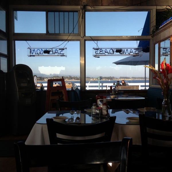 5/11/2013 tarihinde Avery L.ziyaretçi tarafından Dolphin Restaurant'de çekilen fotoğraf