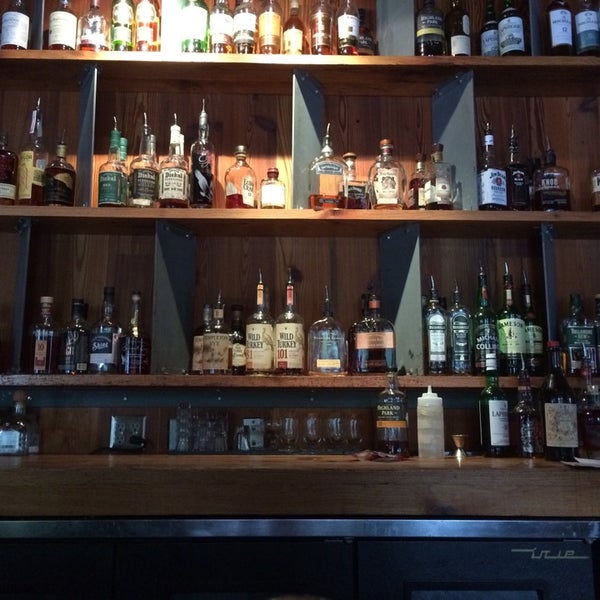 Das Foto wurde bei Avo Restaurant &amp; Dram Whiskey Bar von Alex R. am 7/23/2014 aufgenommen