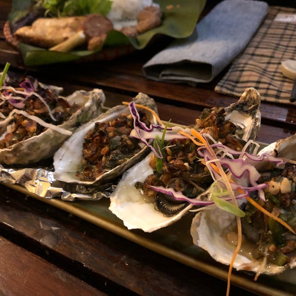 Das Foto wurde bei HOME Hanoi Restaurant von Keita O. am 8/29/2018 aufgenommen