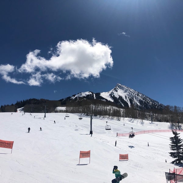 รูปภาพถ่ายที่ Crested Butte Mountain Resort โดย Jason 😜Izzy🎶 S. เมื่อ 3/30/2019