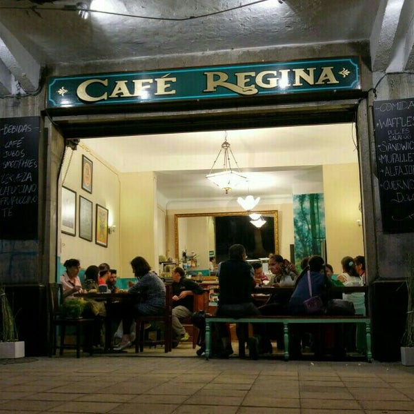 Foto tirada no(a) Café Regina por Oex U. em 2/5/2016